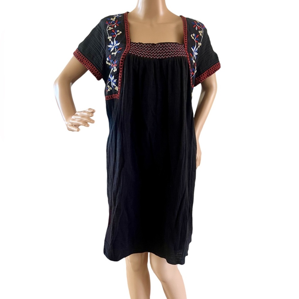 Old Navy embroidered dress gauge